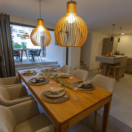 度假居 Stadthaus - Alica 8 - Pool, Barbecue, Garten, Terrassen Und Im Winter Zentralheizung Und Kamin, Hochwertig Saniert 波连斯萨